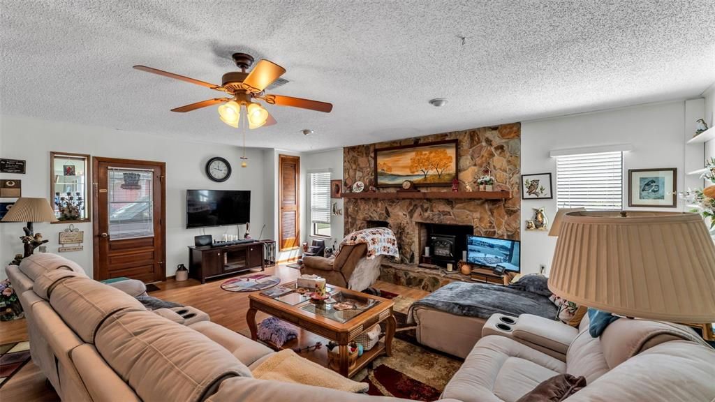 For Sale: $549,800 (3 beds, 2 baths, 2260 Square Feet)