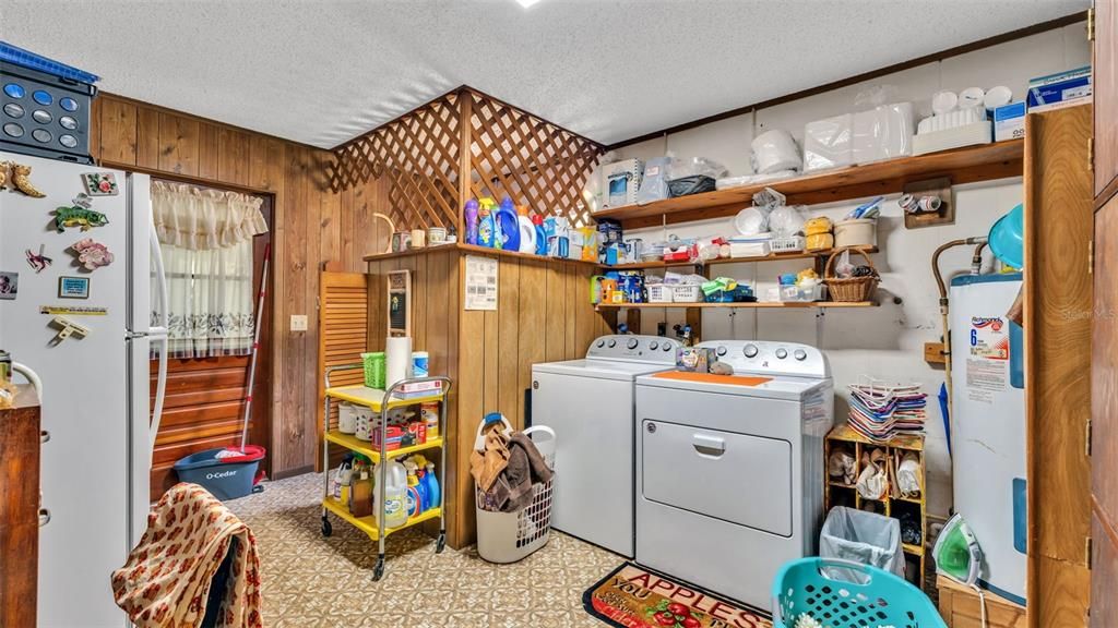 For Sale: $549,800 (3 beds, 2 baths, 2260 Square Feet)