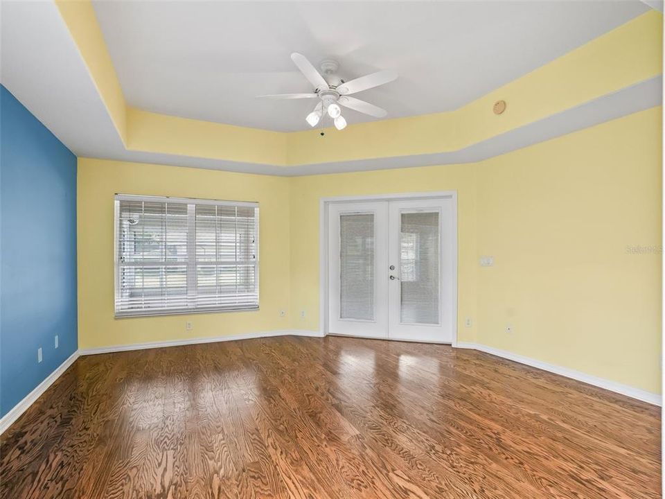 For Sale: $529,900 (3 beds, 2 baths, 2531 Square Feet)