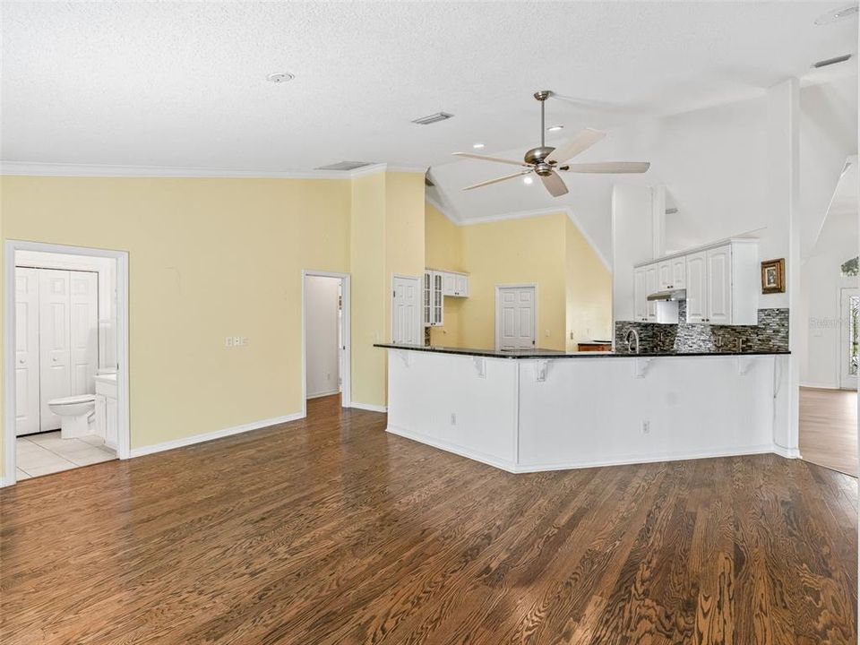 For Sale: $529,900 (3 beds, 2 baths, 2531 Square Feet)