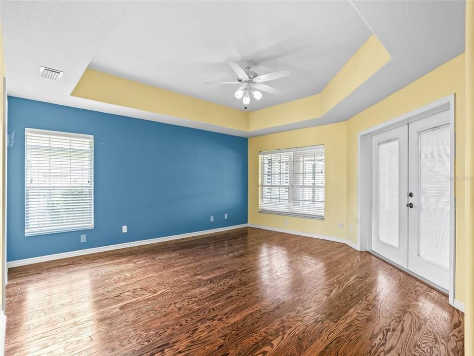 For Sale: $529,900 (3 beds, 2 baths, 2531 Square Feet)