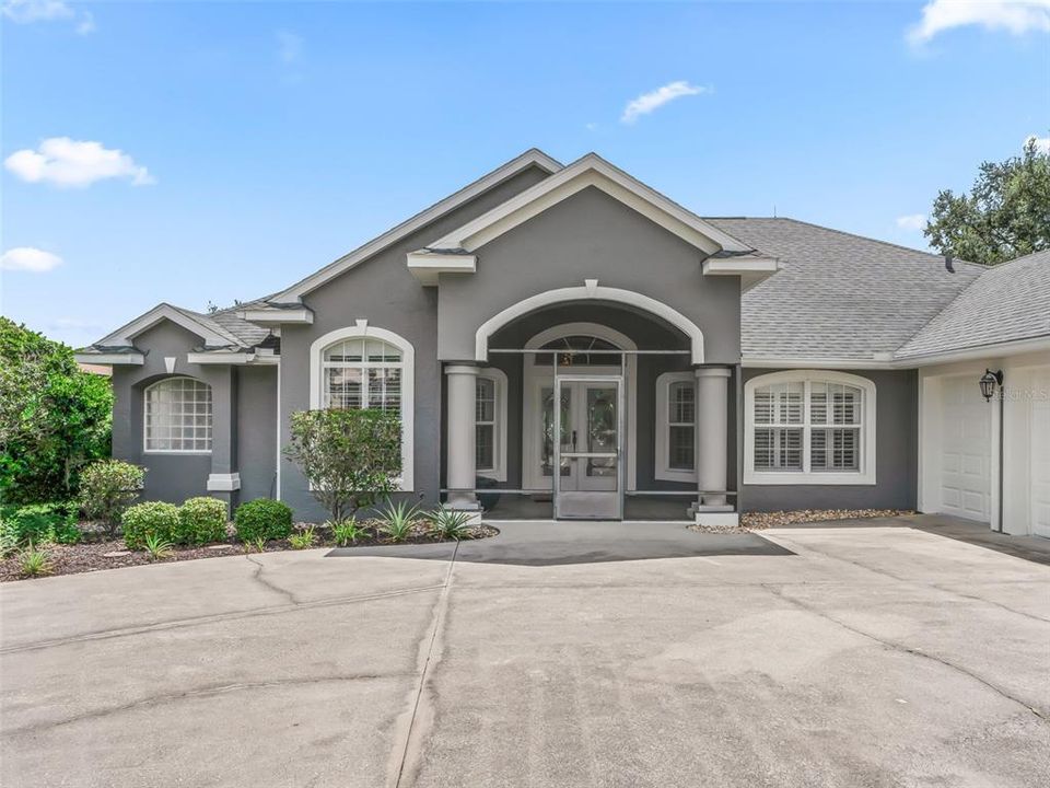 For Sale: $529,900 (3 beds, 2 baths, 2531 Square Feet)