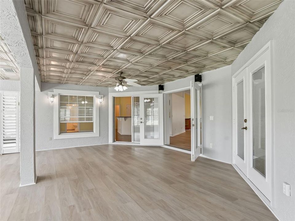 For Sale: $529,900 (3 beds, 2 baths, 2531 Square Feet)