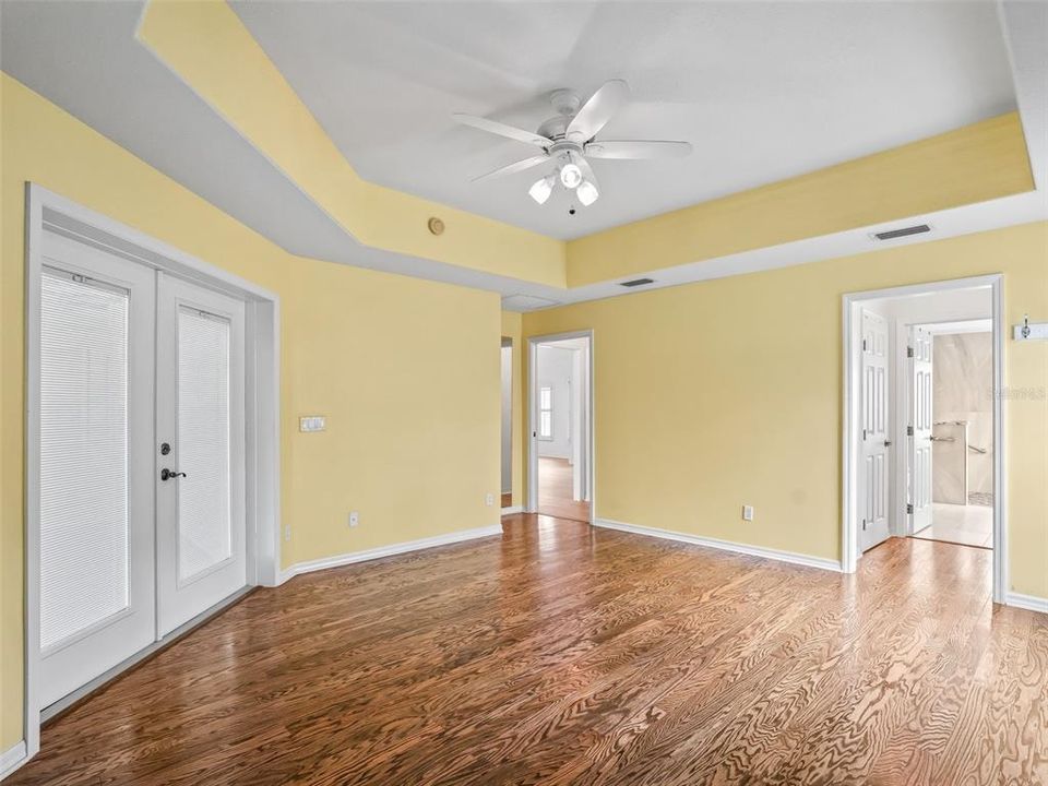 For Sale: $529,900 (3 beds, 2 baths, 2531 Square Feet)