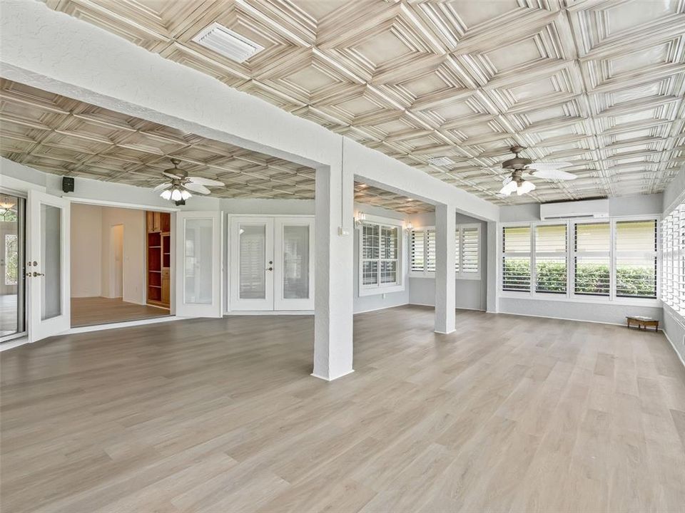 For Sale: $529,900 (3 beds, 2 baths, 2531 Square Feet)