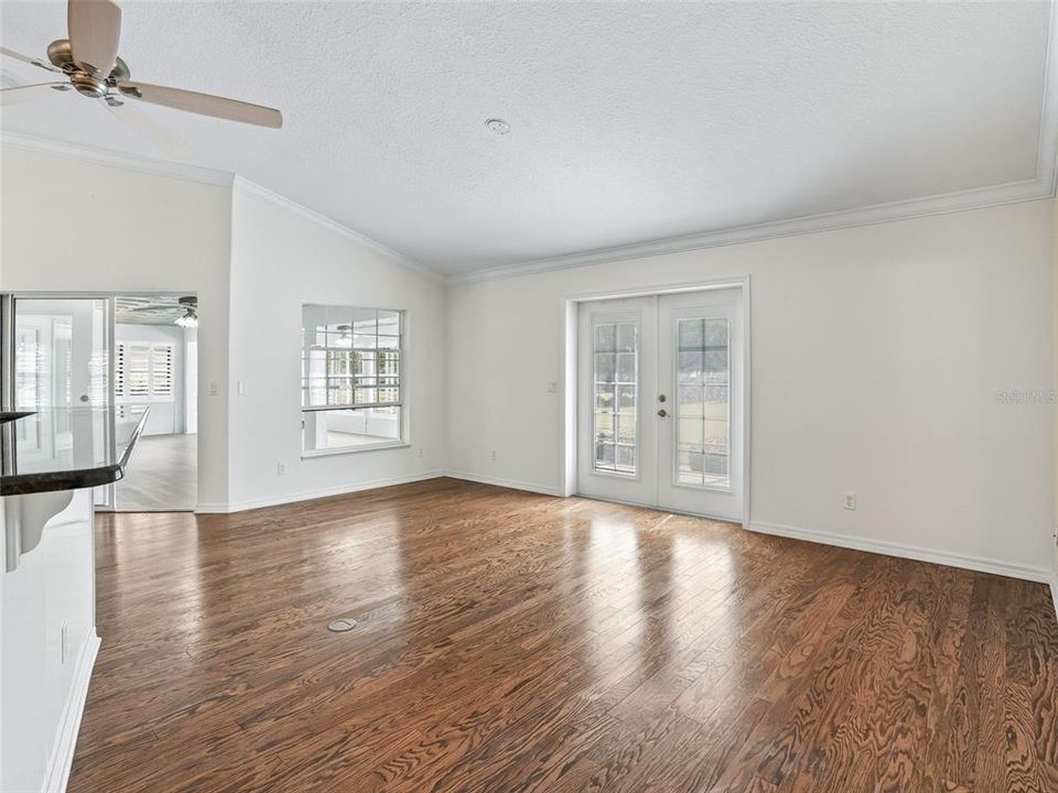 For Sale: $529,900 (3 beds, 2 baths, 2531 Square Feet)