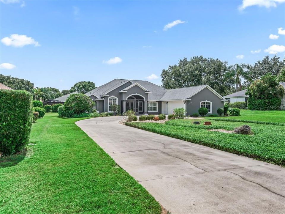 For Sale: $529,900 (3 beds, 2 baths, 2531 Square Feet)