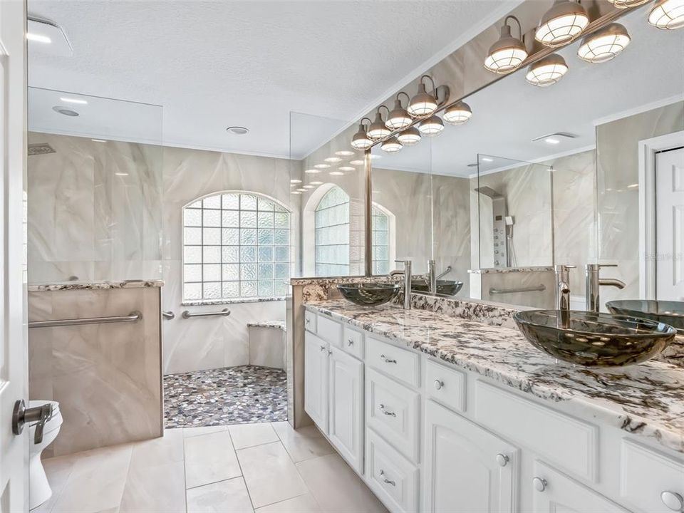 For Sale: $529,900 (3 beds, 2 baths, 2531 Square Feet)