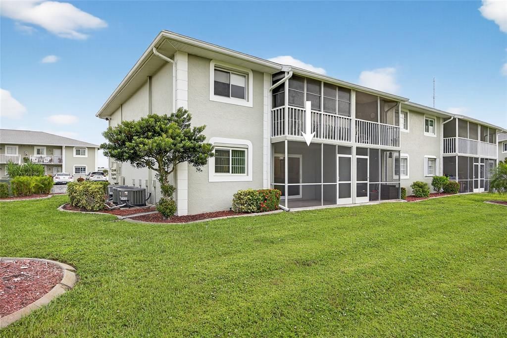 Active With Contract: $132,500 (2 beds, 2 baths, 897 Square Feet)