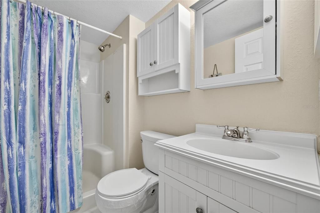 Active With Contract: $132,500 (2 beds, 2 baths, 897 Square Feet)