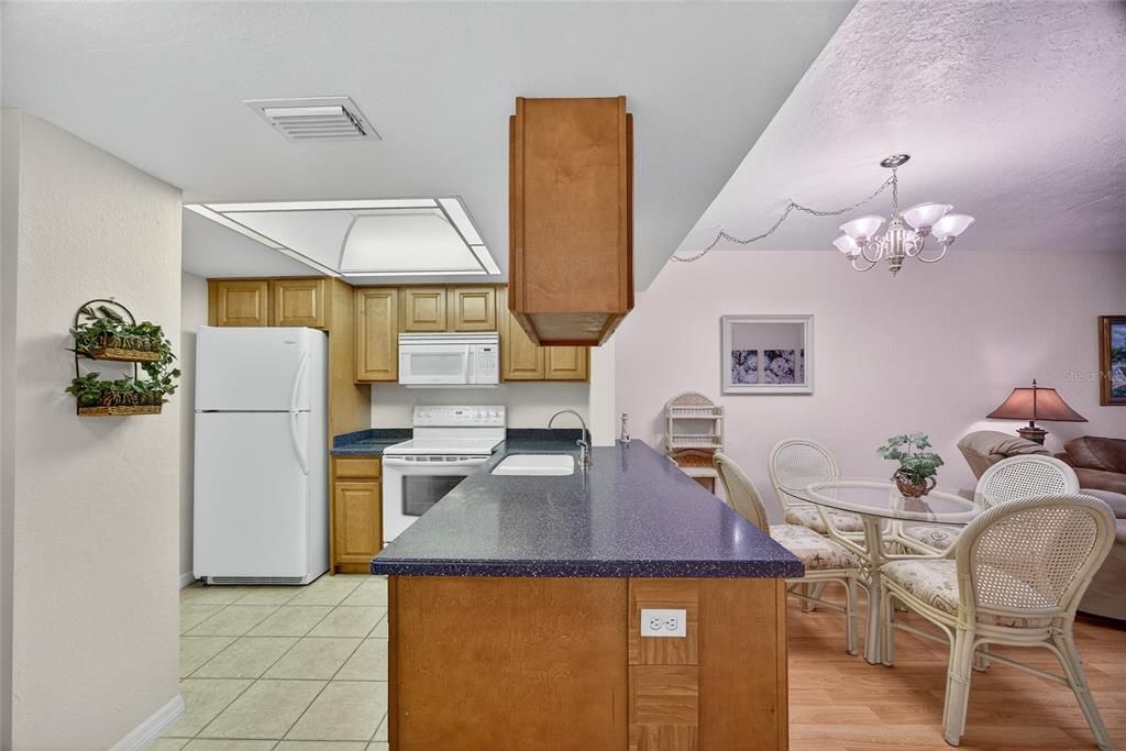 Active With Contract: $132,500 (2 beds, 2 baths, 897 Square Feet)