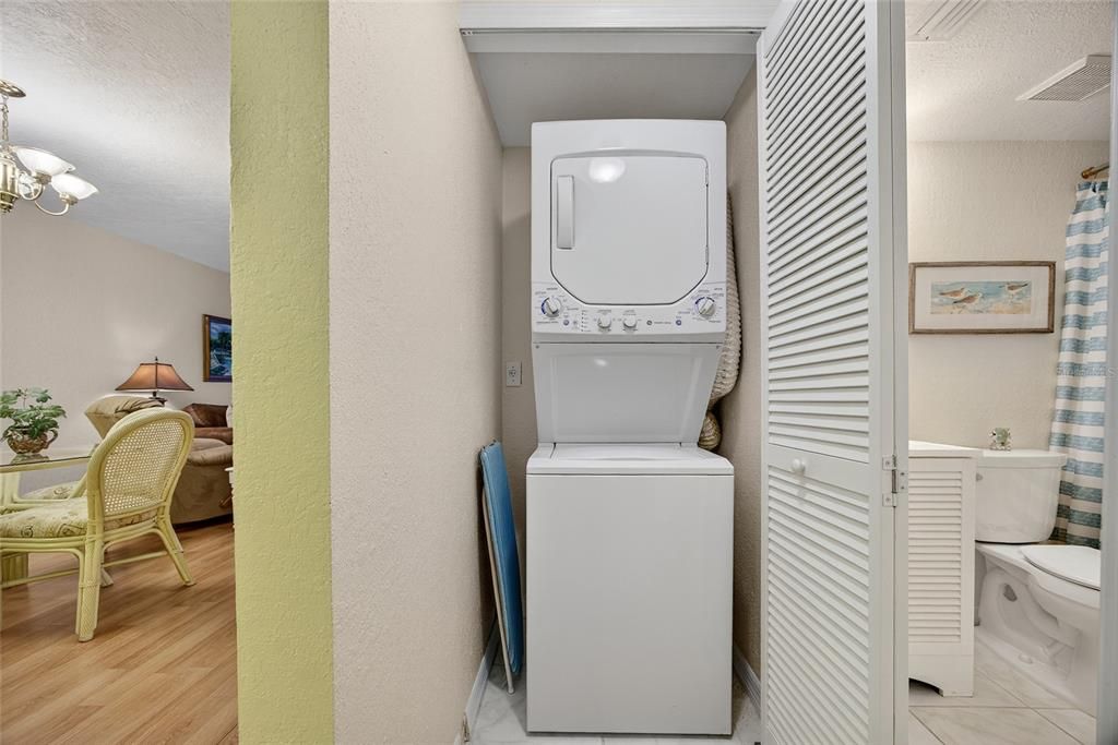 Active With Contract: $132,500 (2 beds, 2 baths, 897 Square Feet)