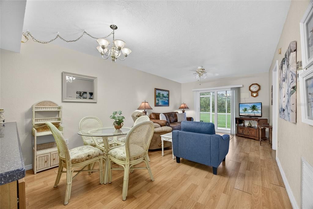 Active With Contract: $132,500 (2 beds, 2 baths, 897 Square Feet)