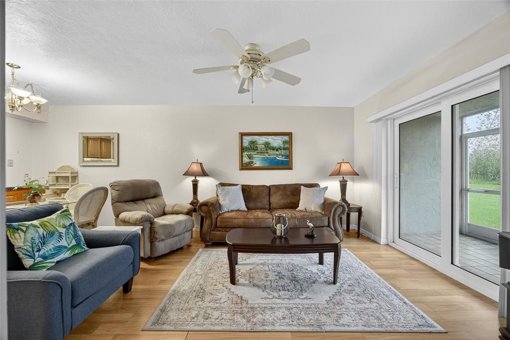 Active With Contract: $132,500 (2 beds, 2 baths, 897 Square Feet)