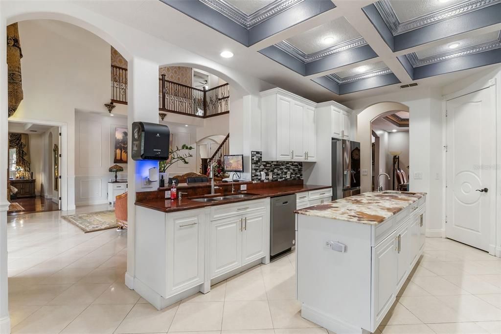 En Venta: $1,690,000 (8 camas, 5 baños, 5301 Pies cuadrados)