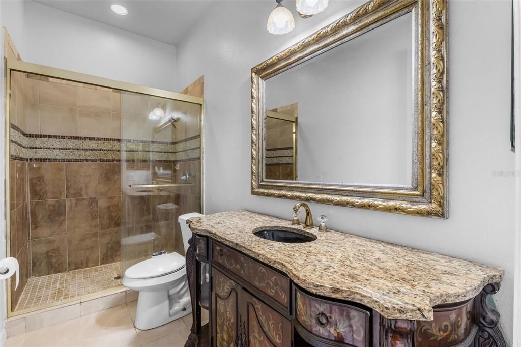 En Venta: $1,690,000 (8 camas, 5 baños, 5301 Pies cuadrados)