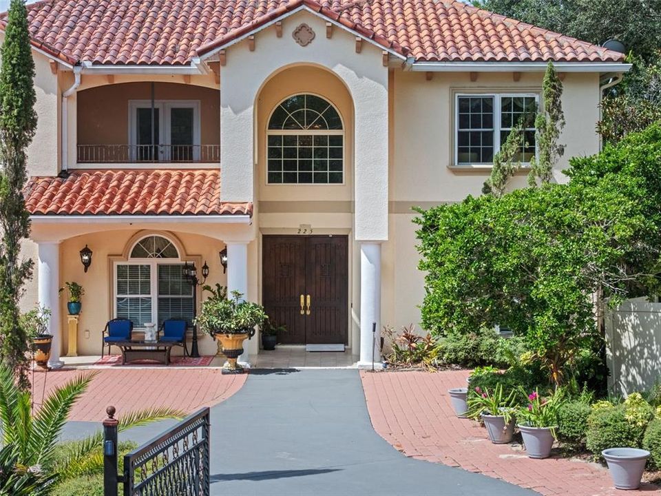 En Venta: $1,690,000 (8 camas, 5 baños, 5301 Pies cuadrados)