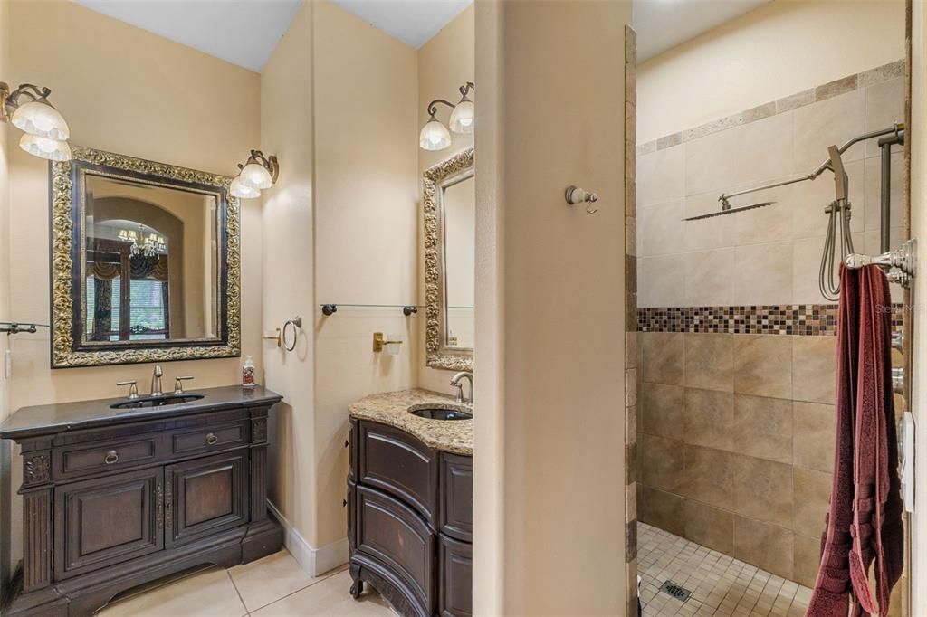 En Venta: $1,690,000 (8 camas, 5 baños, 5301 Pies cuadrados)