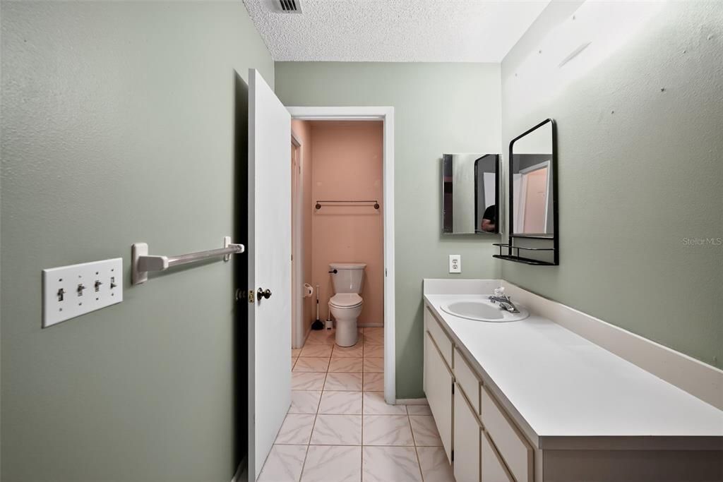 На продажу: $165,000 (2 спален, 1 ванн, 1190 Квадратных фут)