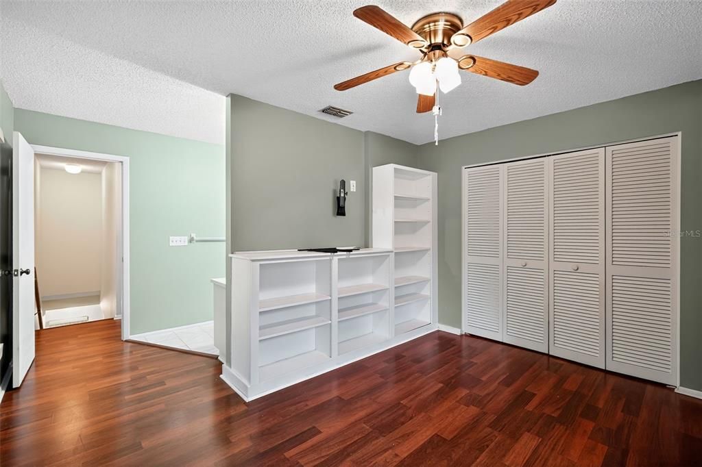 На продажу: $165,000 (2 спален, 1 ванн, 1190 Квадратных фут)