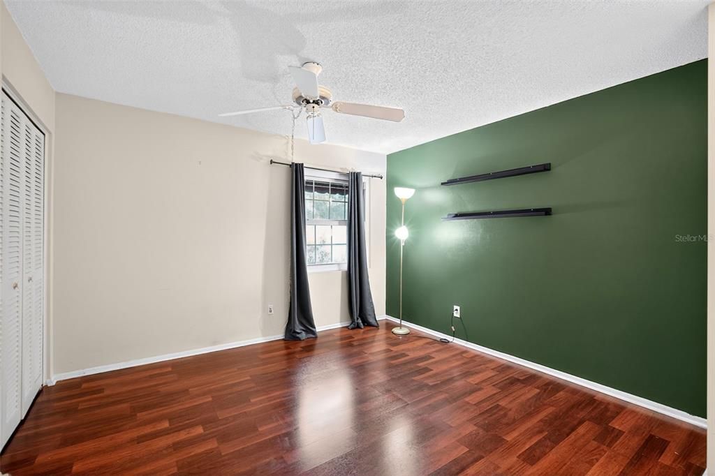 На продажу: $165,000 (2 спален, 1 ванн, 1190 Квадратных фут)