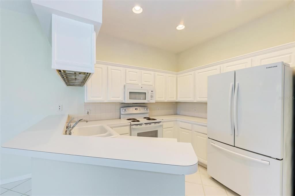 For Rent: $2,395 (2 beds, 2 baths, 1145 Square Feet)