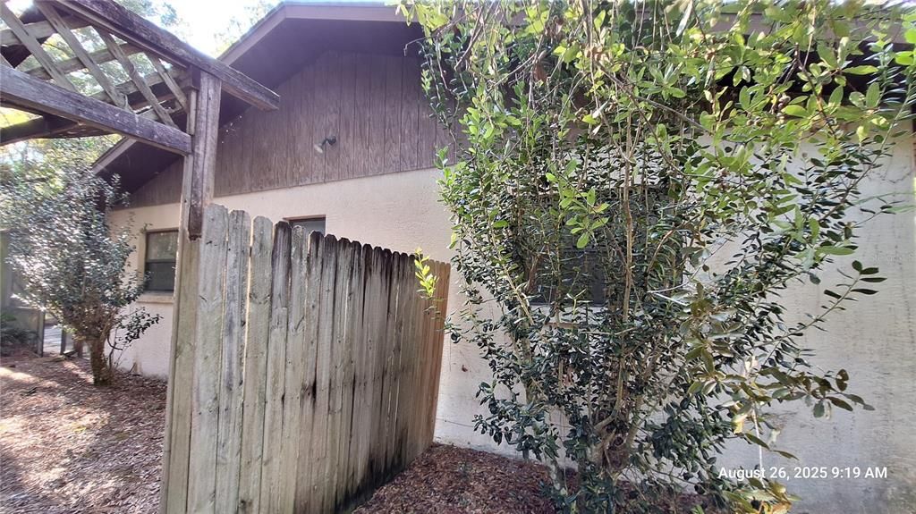 Activo con contrato: $200,000 (3 camas, 2 baños, 1550 Pies cuadrados)