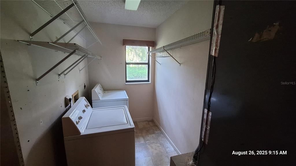 Activo con contrato: $200,000 (3 camas, 2 baños, 1550 Pies cuadrados)