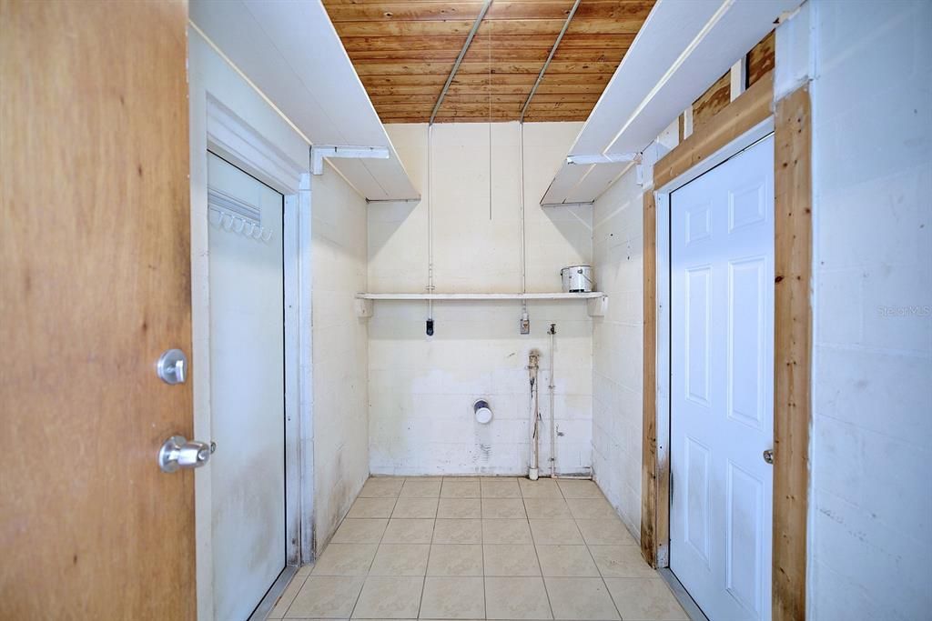 For Sale: $239,900 (3 beds, 2 baths, 2129 Square Feet)