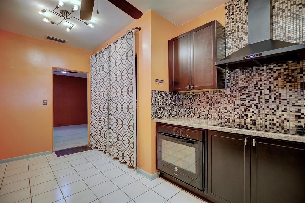 For Sale: $239,900 (3 beds, 2 baths, 2129 Square Feet)