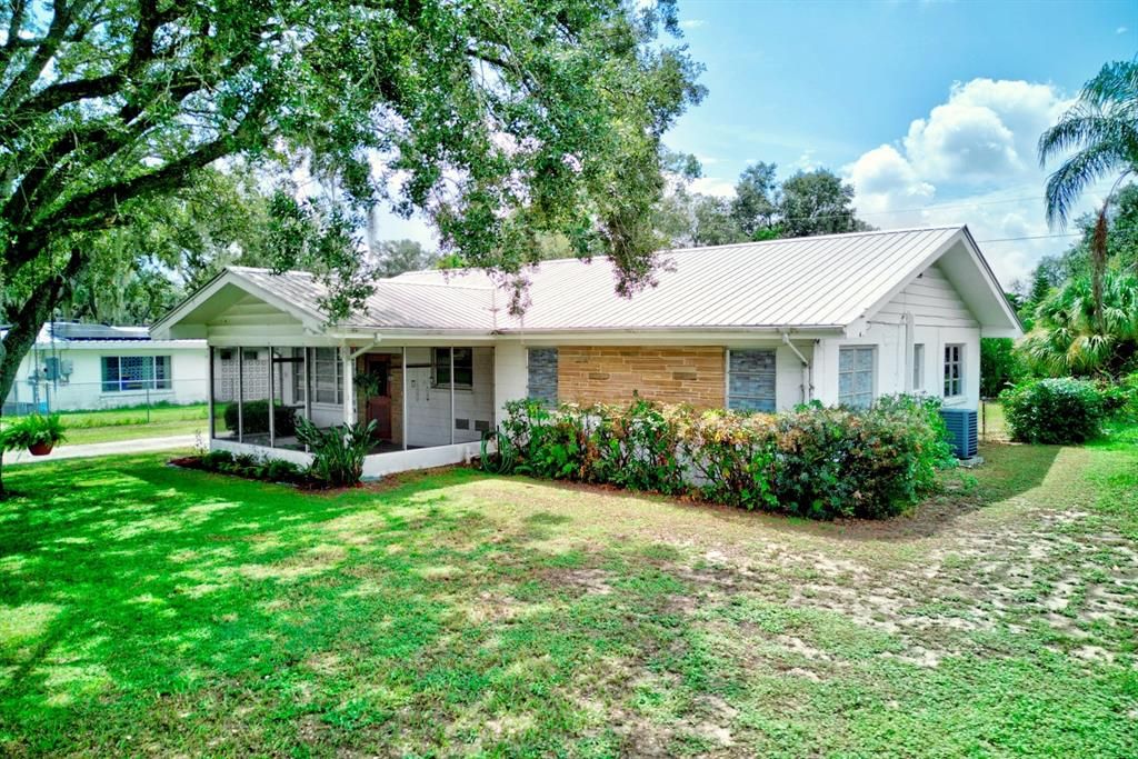 For Sale: $239,900 (3 beds, 2 baths, 2129 Square Feet)