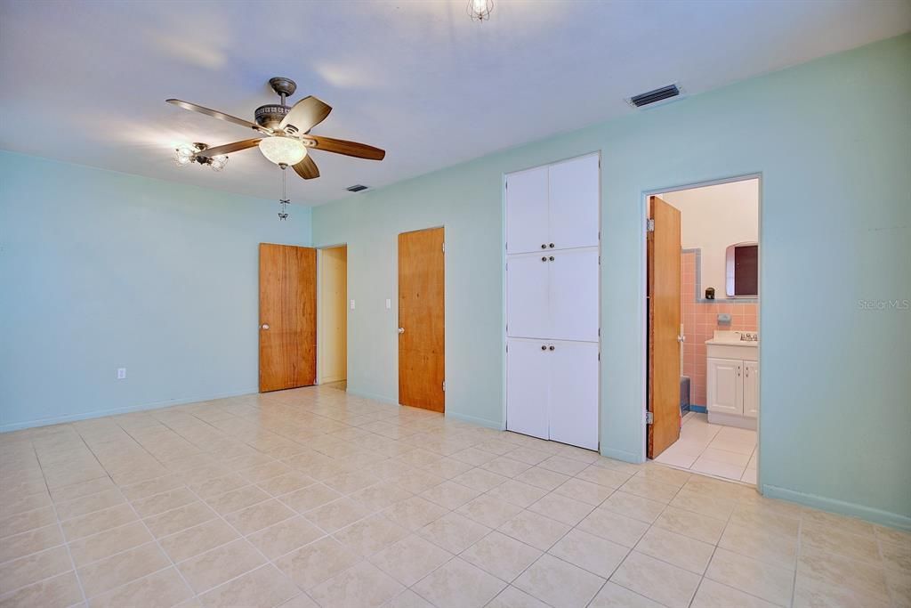For Sale: $239,900 (3 beds, 2 baths, 2129 Square Feet)