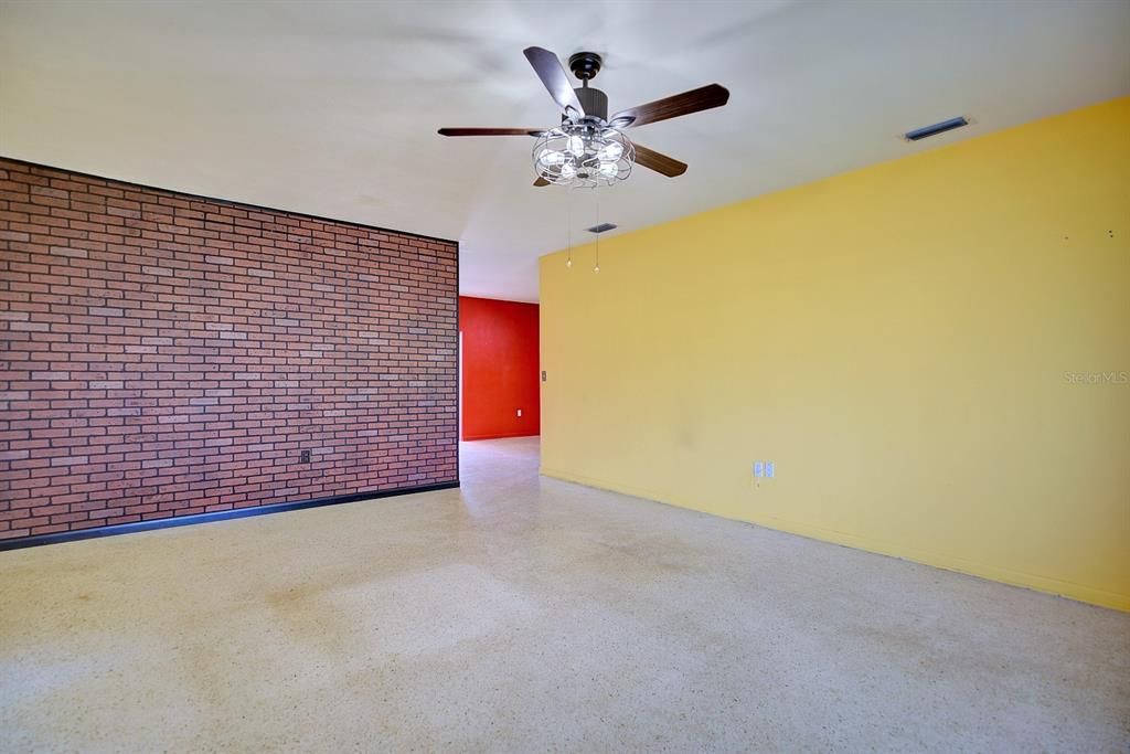 For Sale: $239,900 (3 beds, 2 baths, 2129 Square Feet)