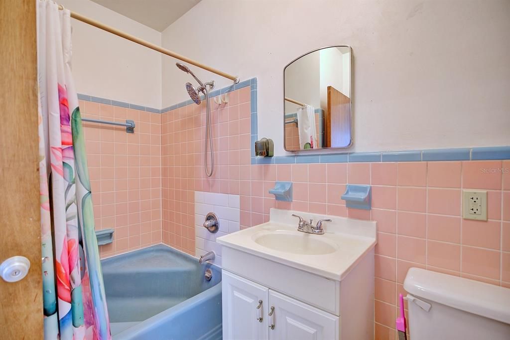 For Sale: $239,900 (3 beds, 2 baths, 2129 Square Feet)