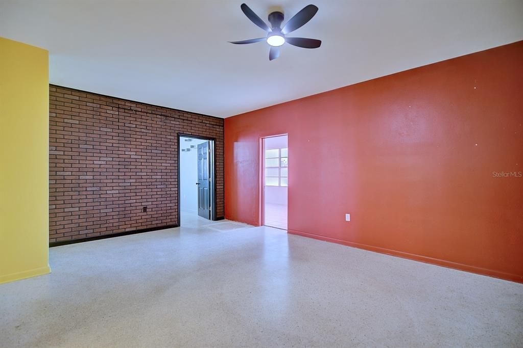 For Sale: $239,900 (3 beds, 2 baths, 2129 Square Feet)