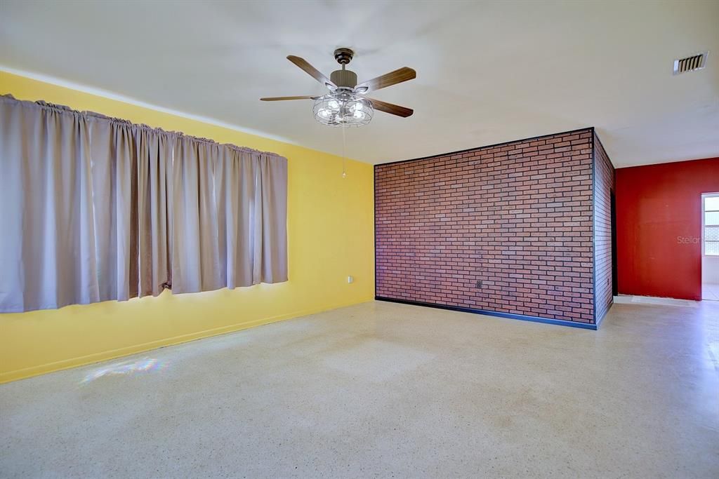 For Sale: $239,900 (3 beds, 2 baths, 2129 Square Feet)