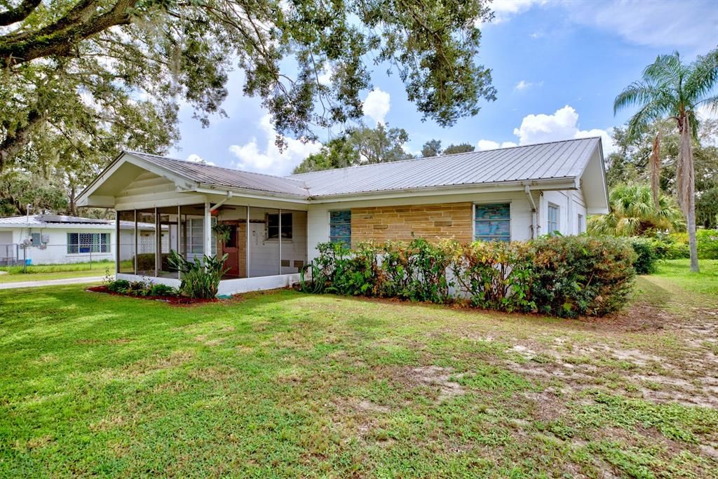 For Sale: $239,900 (3 beds, 2 baths, 2129 Square Feet)