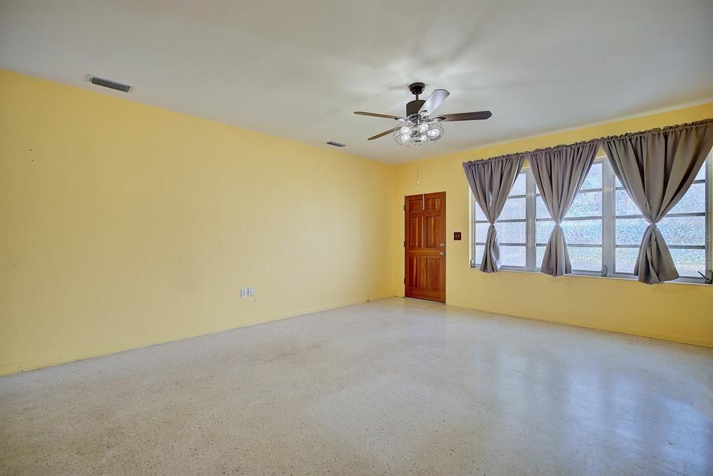 For Sale: $239,900 (3 beds, 2 baths, 2129 Square Feet)