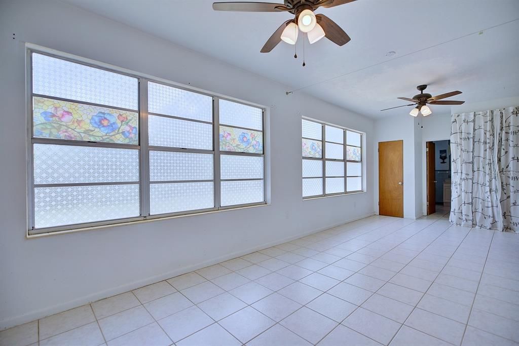 For Sale: $239,900 (3 beds, 2 baths, 2129 Square Feet)