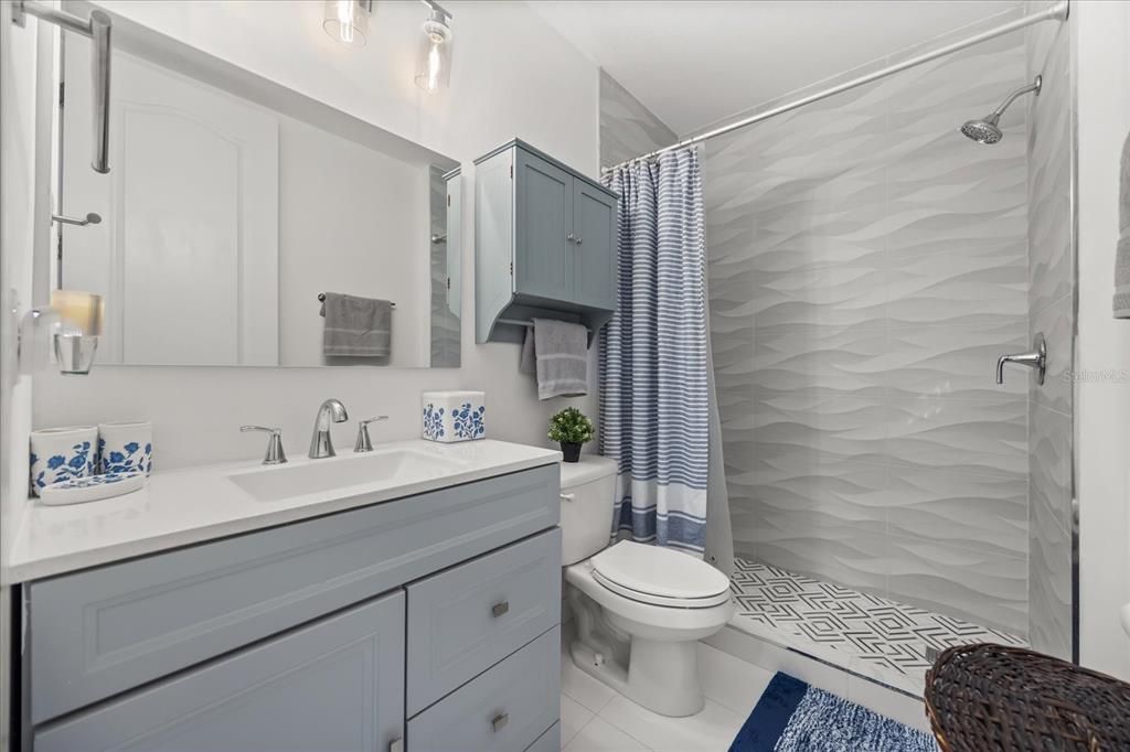 For Sale: $637,500 (5 beds, 3 baths, 2555 Square Feet)