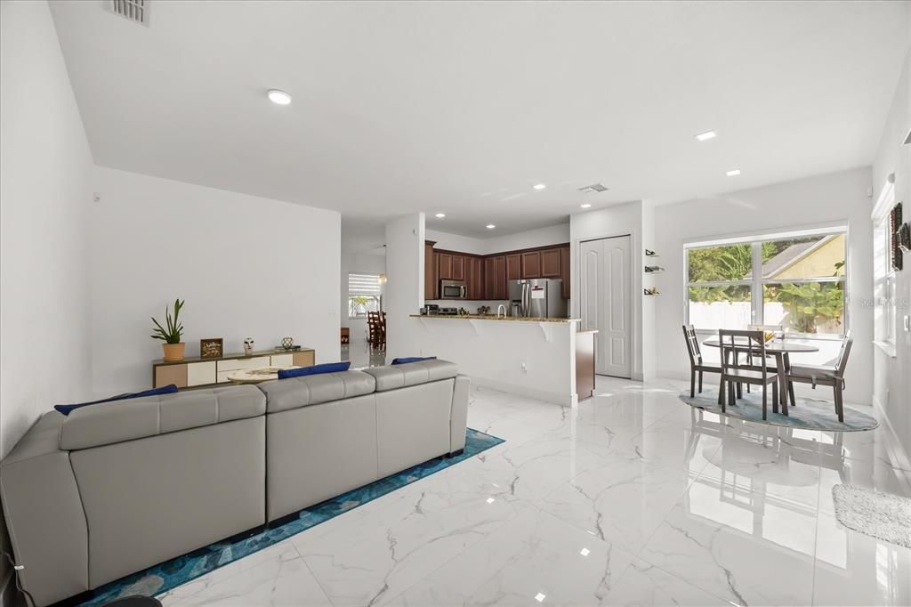 For Sale: $637,500 (5 beds, 3 baths, 2555 Square Feet)