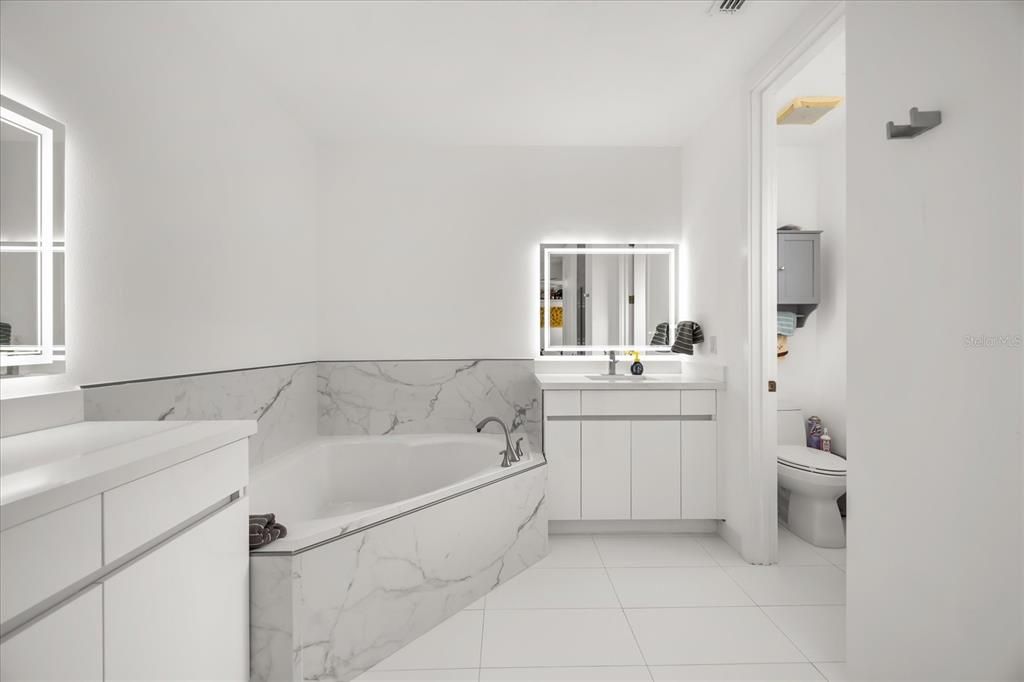 For Sale: $637,500 (5 beds, 3 baths, 2555 Square Feet)