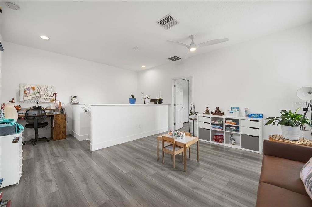 For Sale: $637,500 (5 beds, 3 baths, 2555 Square Feet)