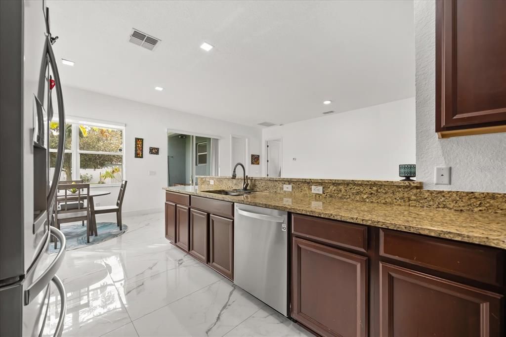 For Sale: $637,500 (5 beds, 3 baths, 2555 Square Feet)