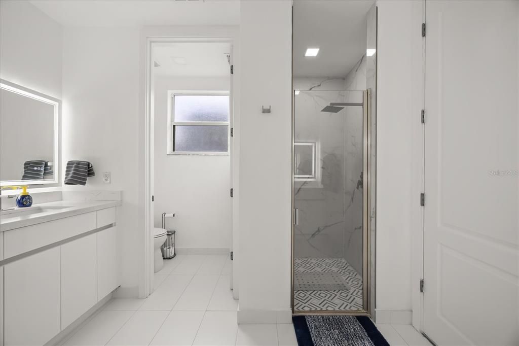 For Sale: $637,500 (5 beds, 3 baths, 2555 Square Feet)