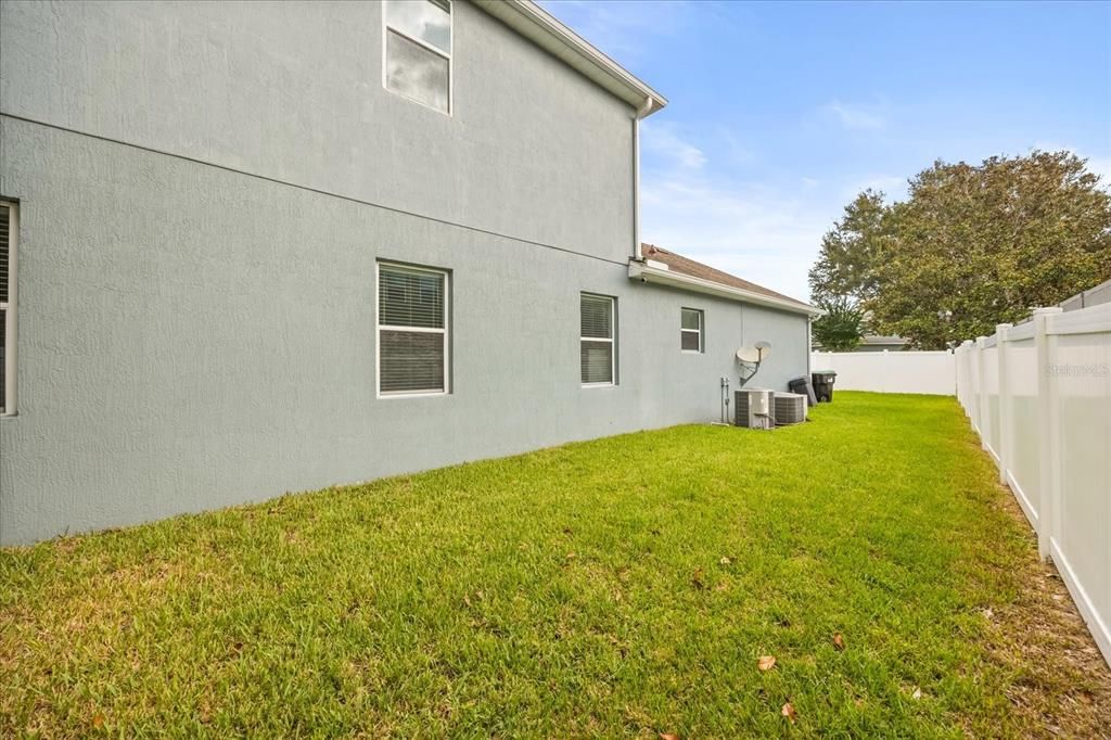 For Sale: $637,500 (5 beds, 3 baths, 2555 Square Feet)