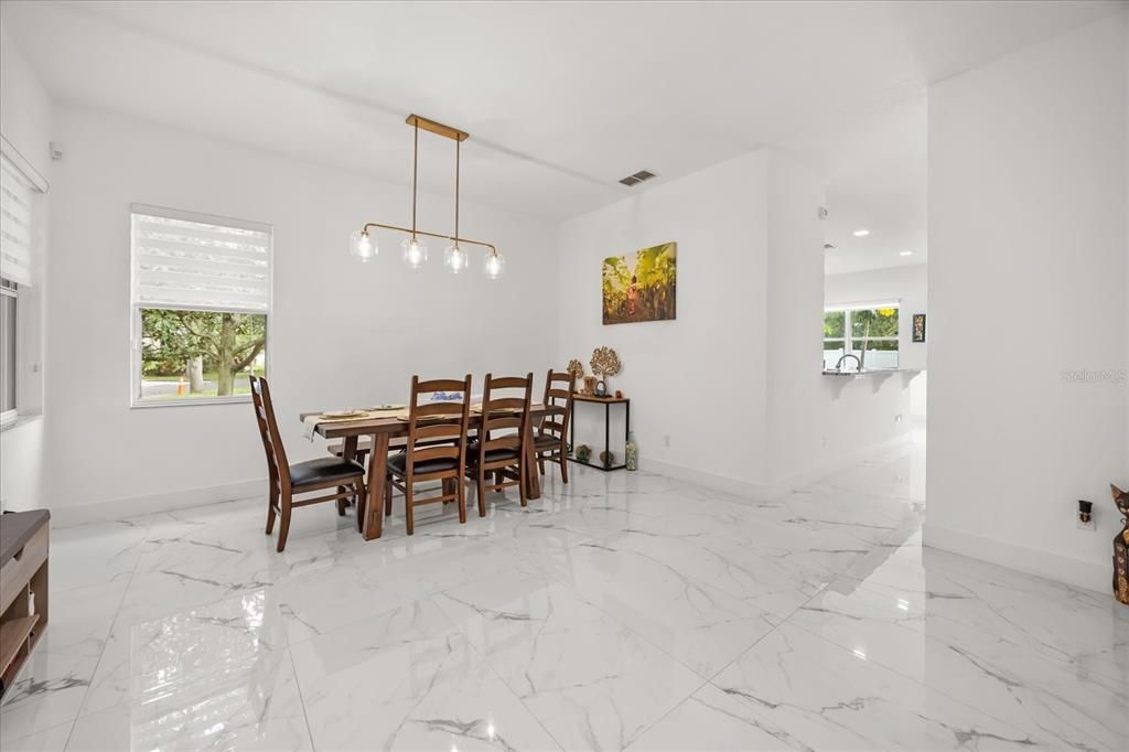 For Sale: $637,500 (5 beds, 3 baths, 2555 Square Feet)