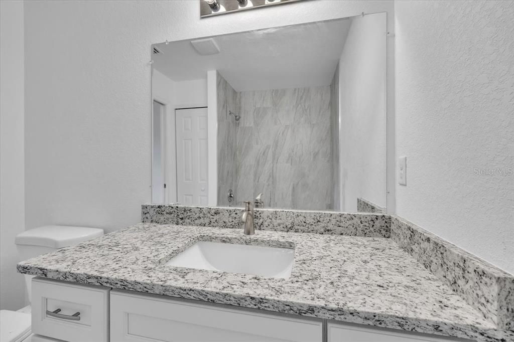 Под контрактом: $245,000 (2 спален, 1 ванн, 962 Квадратных фут)