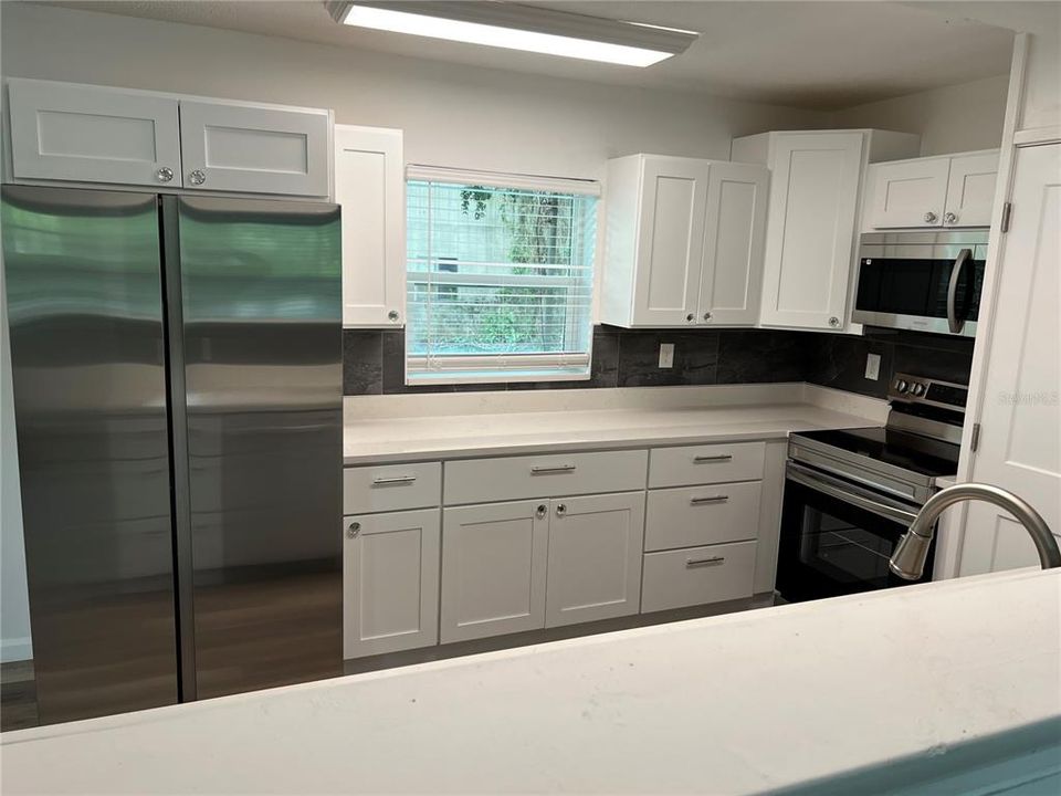 待售: $205,000 (2 贝兹, 1 浴室, 928 平方英尺)