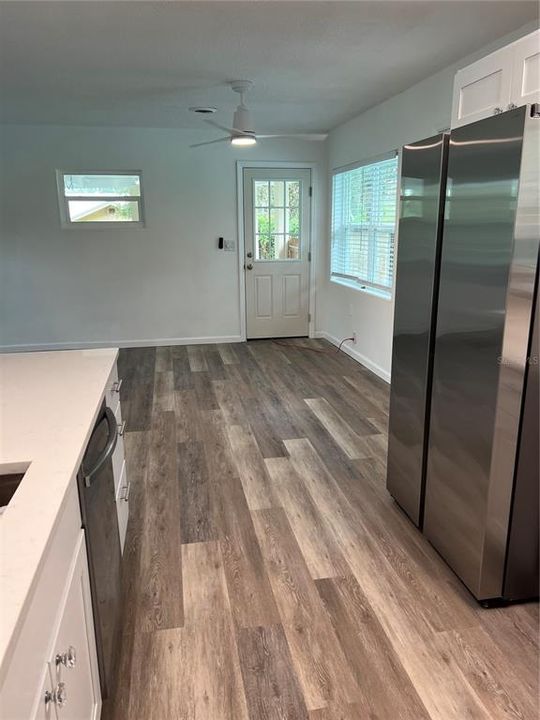 待售: $205,000 (2 贝兹, 1 浴室, 928 平方英尺)